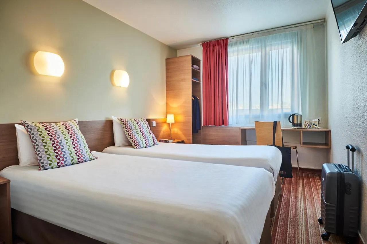 Hotel Campanile 12 - Bercy Village